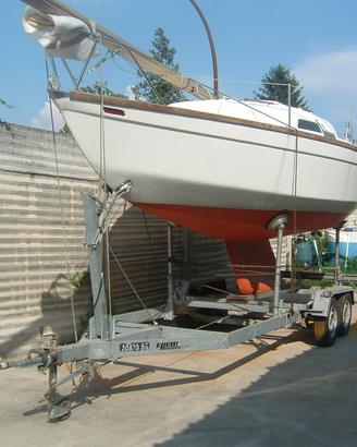 Cabinato a vela per 4 persone