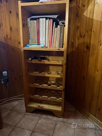 Mobile con ripiani e cantinetta