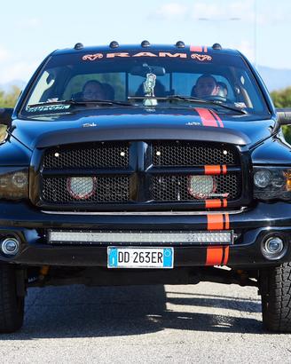 Dodge ram 1500 v8