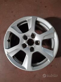 cerchio in lega audi a4 8k 16 pollici 