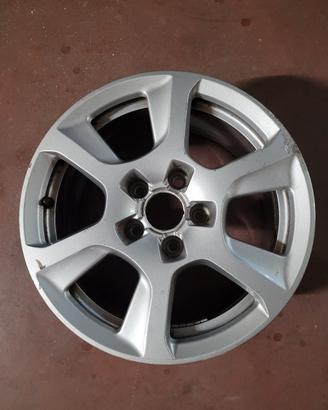 cerchio in lega audi a4 8k 16 pollici 