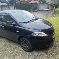 Lancia y 1.0 hybrid oro