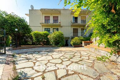 APPARTAMENTO 5 VANI IN RESIDENCE + GARAGE