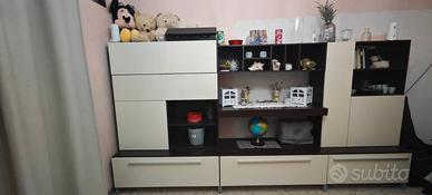 Mobile da salone. Credenza 