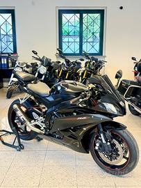 YAMAHA YZF R6 TOTAL BLACK FINANZIABILE SCARICO SC 