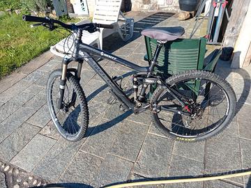 Mountain Bike Trek Full Suspension Carbonio
