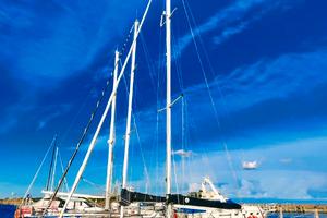 Ziggurat 916 da regata bandiera polacca