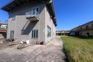 CASA SEMINDIPENDENTE A VAREDO