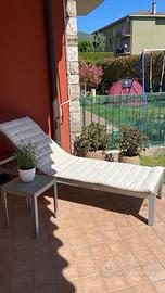 Lettino prendisole Ikea con tavolino