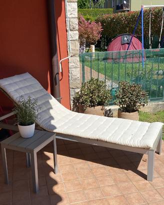 Lettino prendisole Ikea con tavolino