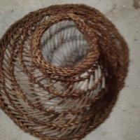 Antico recinto per pulcini in vimini