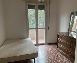 Camera singola con balcone zona emilia est parma