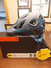 Casco nuovo  Bici  OAKLEY DRT5  n. 52-56