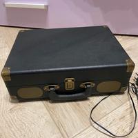 Giradischi valigetta.