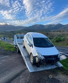 Kia Rio incidentata 2013