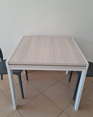 Tavolo con sedie mondo convenienza nuovo mai usato
