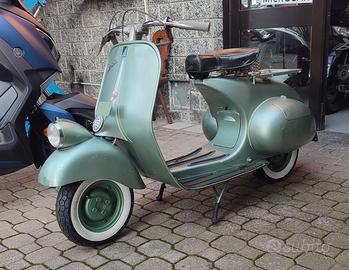 Piaggio Vespa 125 (VN) - 1952