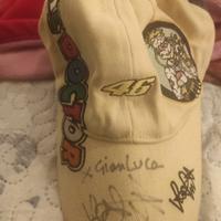 Cappellino con autografo valentino rossi