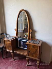 Mobile antico, toilette