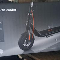 Monopattino elettrico Ninebot KickScooter F2 Pro