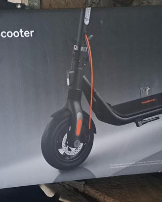 Monopattino elettrico Ninebot KickScooter F2 Pro