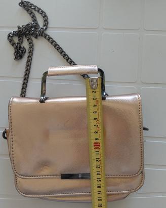 Borsa a tracolla oro rosato con catena – Ovs