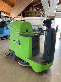 Lava pavimenti uomo a bordo  reintec SDR560 B