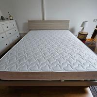 Letto matrimoniale con rete e materasso