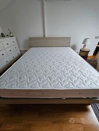 Letto matrimoniale con rete e materasso