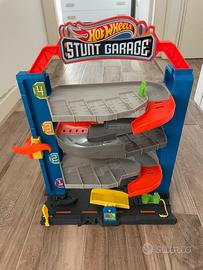 Garage Stunt HotWheels