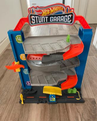 Garage Stunt HotWheels