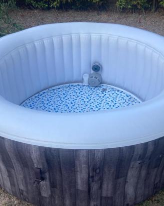 Piscina idromassaggio gonfiabile
