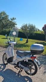 Scooter  Scarabeo  50 cc Grigio 