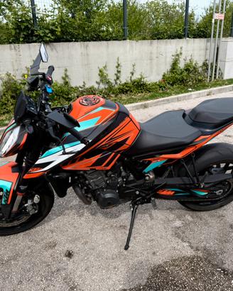 Ktm duke 890 con scarico