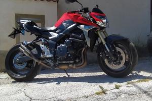 Suzuki Gsr 750