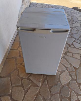 frigorifero surgelatore congelatore  verticale 