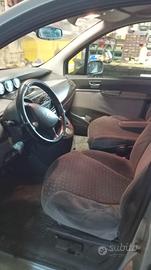 Peugeot 807