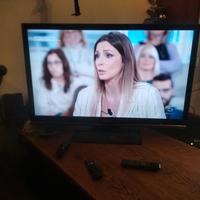 TV Sharp  acquos  47 pollici usata