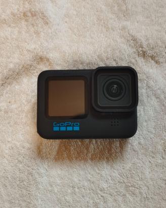 GoPro HERO10 Black 5.3K UHD Action Camera con Pacc