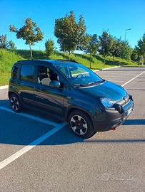 Fiat Panda Cross ibrida febbraio 2024 Hybrid verde