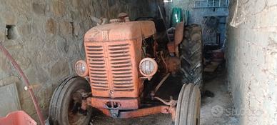trattore antico