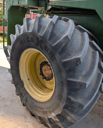 Pneumatico Michelin 800/65 R32