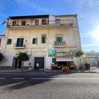 2 LOCALI A TORRE DEL GRECO