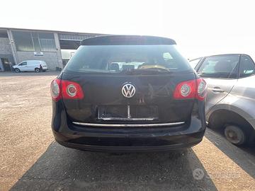 POSTERIORE VW PASSAT VARIANT 2007 PER RICAMBI