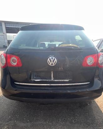 POSTERIORE VW PASSAT VARIANT 2007 PER RICAMBI