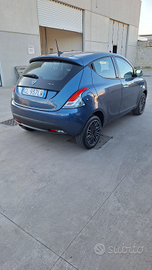 Lancia Ypsilon S&S Hybrid Gold