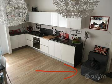 Poltroncina grigia sfoderabile