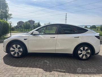 Tesla Model Y RWD 02/2024•40.000 km