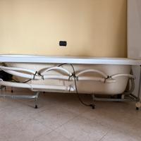 Vasca da bagno idromassaggio