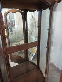 vetrina antiquariato